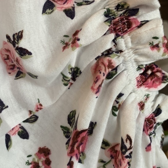Cropped Top off the shoulder size small floral super soft off the shoulder crop - Picture 2 of 8